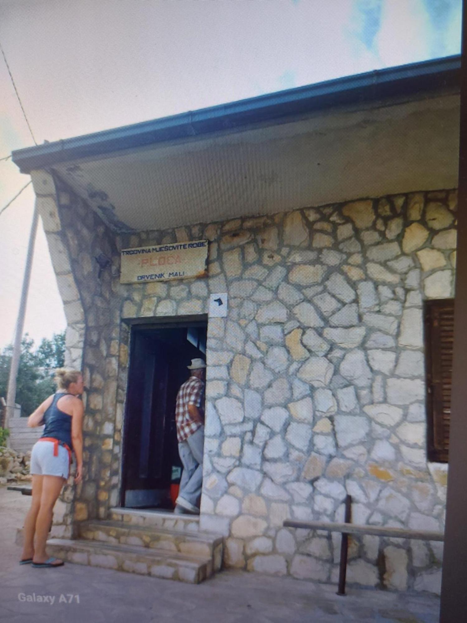 Bijela Kuca Holiday home *