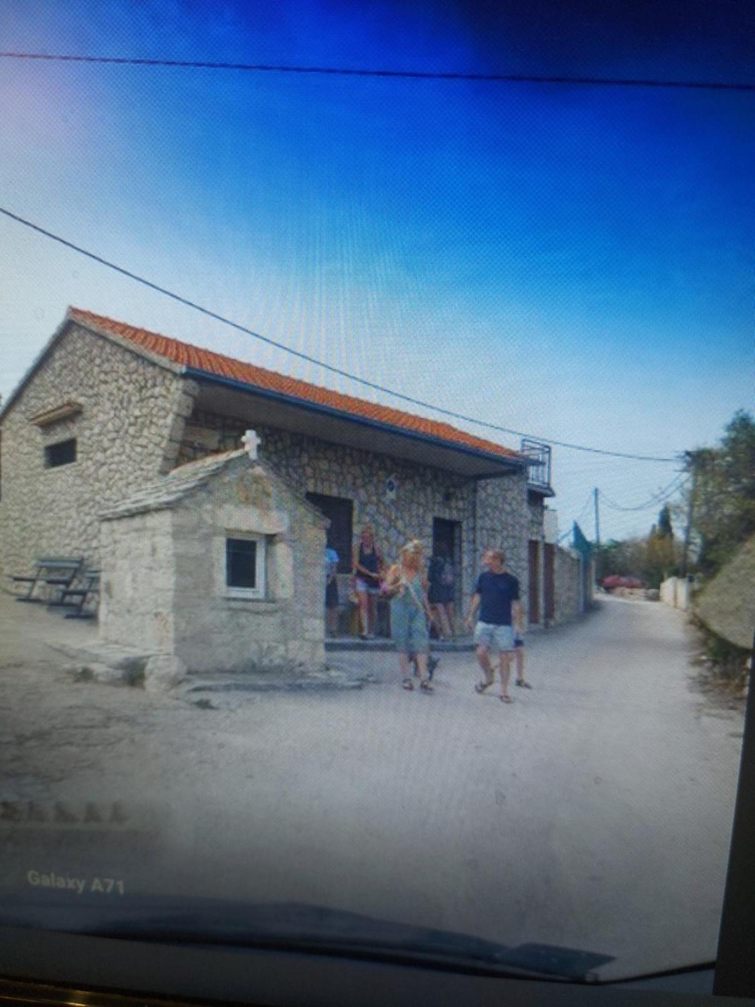 Bijela Kuca Holiday home *
